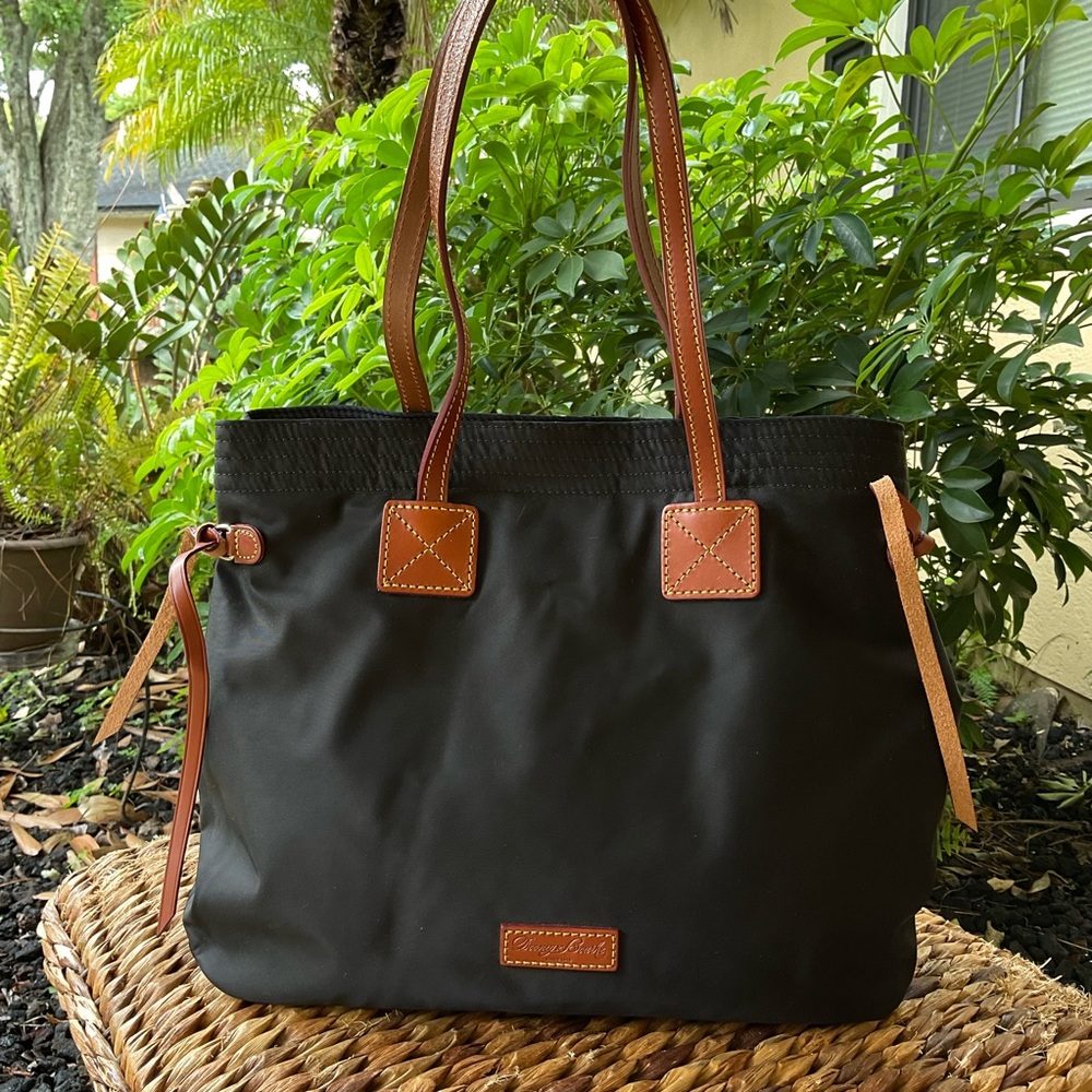 CLEARANCE SALE 🌸 Dooney & Bourke Black Nylon Tote Shoulder Bag